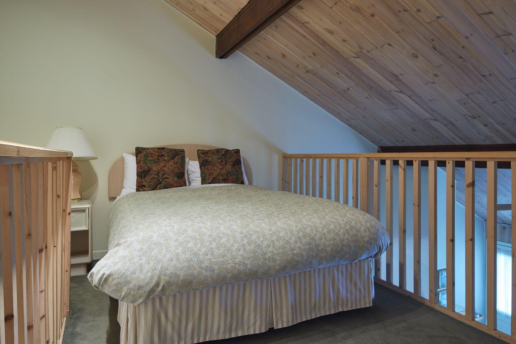 Sir Sam'S Inn & Spa (Adults Only) Haliburton Exterior photo