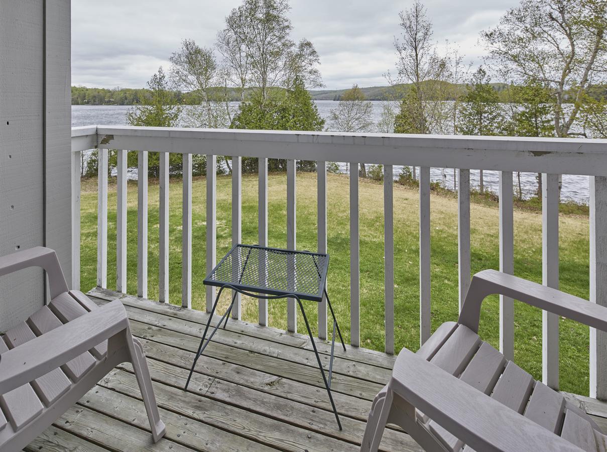 Sir Sam'S Inn & Spa (Adults Only) Haliburton Exterior photo
