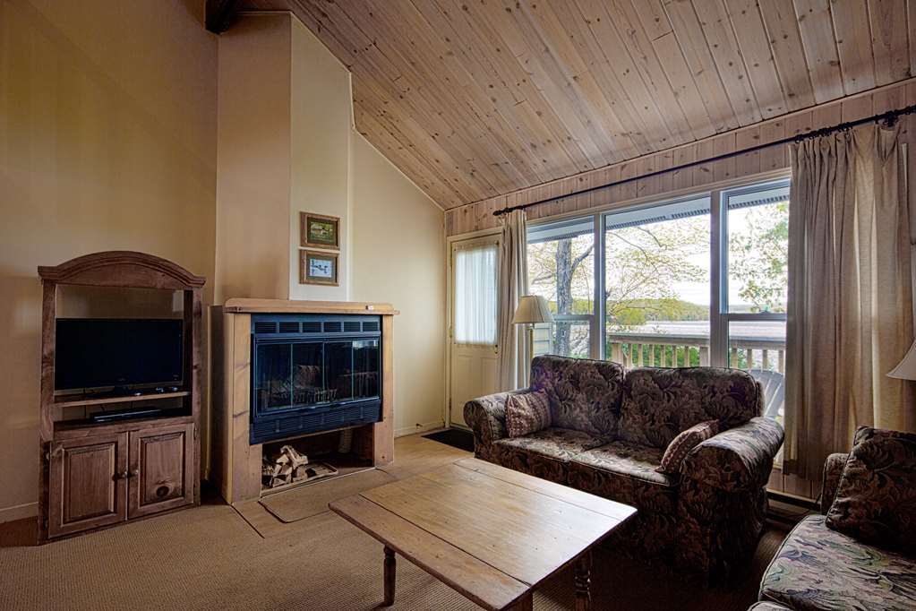 Sir Sam'S Inn & Spa (Adults Only) Haliburton Room photo